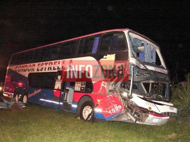 Chocaron un ómnibus y un camión en la ruta 2 hay trece heridos Big