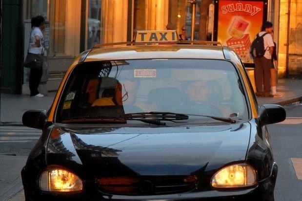 Seis puntos de sutura un taxista le pegó con un fierro en la cabeza a