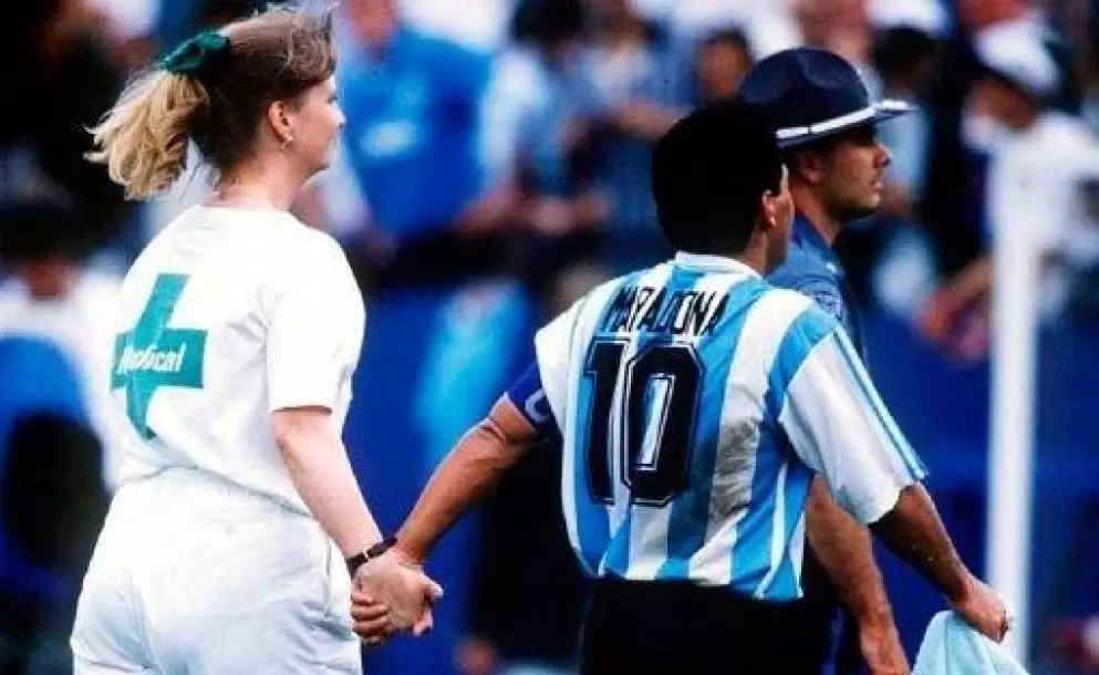 Insólito episodio en el fútbol argentino: embarraron el área del