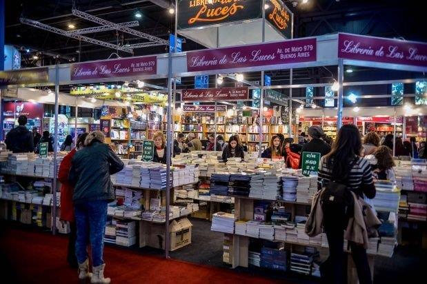 Justo para la lluvia: qué ver y hacer en la Feria del Libro este fin de ...