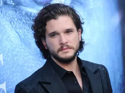 actor-kit-harington-attends-the-season-7-premiere-of-game-news-photo-824977060-1536921425