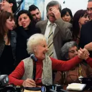 Una nueva victoria de la memoria: Abuelas de Plaza de Mayo anunci la restitucin del nieto 140