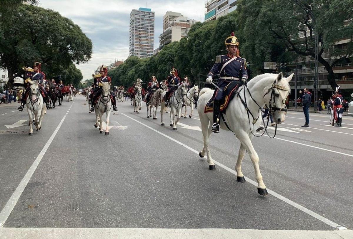 Las mejores fotos y videos del desfile militar del Día de la ...