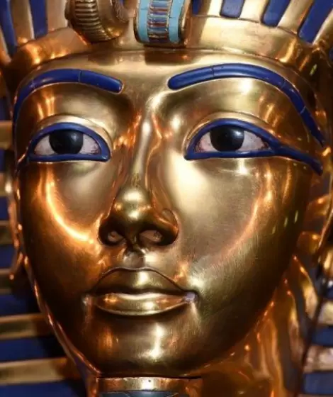 1563371083-Tutankhamun-burial-mask-Getty-960x540