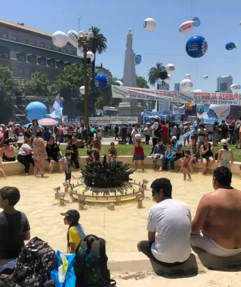 plaza de mayo fuente