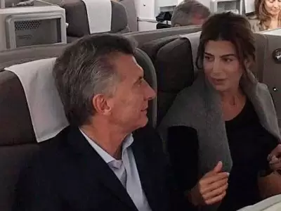 escracharon-al-ex-presidente-mauricio-macri-vuelo-836812-120024