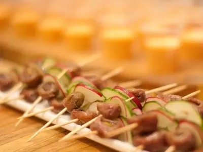 1 Puntocuc Mini-brochete-frio-con-anchoas-arrolladas