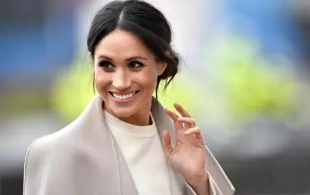 meghan-markle-is-seen-ahead-of-her-visit-with-prince-harry-news-photo-1583154969