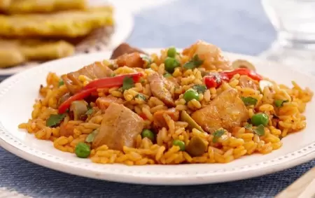 Receta-de-arroz-con-pollo-fcil-y-rpido-1068x601