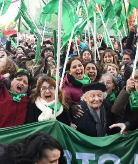 14-06-2018_buenos_aires_manifestantes_festejando_en_x1x