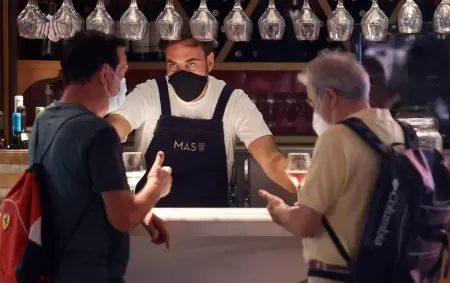 peligro-en-el-interior-de-bares-y-restaurantes-por-que-multiplica-el-riesgo-de-contagio