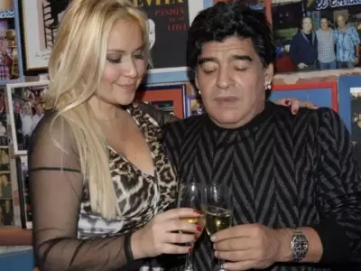 Diego-Maradona-y-Vernica-Ojeda