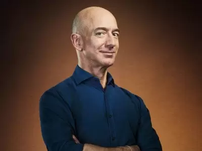 magazine-en-portada-jeff-bezos-descomponiendo-al-amo-del-mundo-768x506