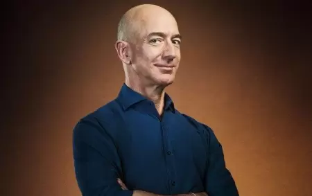 magazine-en-portada-jeff-bezos-descomponiendo-al-amo-del-mundo-768x506