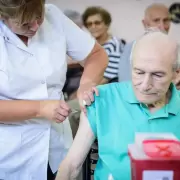 En plena crisis de vacunaci�n, el Gobierno empoder� al Ministerio de Salud sobre la Comisi�n Nacional de Inmunizaciones