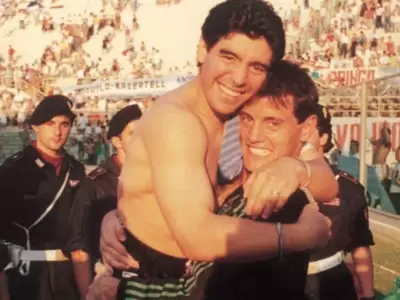 diego_maradona_abraza_a_sergio_goycochea.jpg_1902800913