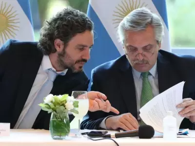 el-presidente-alberto-fernandez-junto-al-jefe-gabinete-la-nacion-santiago-cafiero