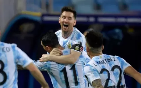 Copa-America-2021-Argentina-supera-sin-problemas-a-Ecuador-y-clasifica-a-semifinales