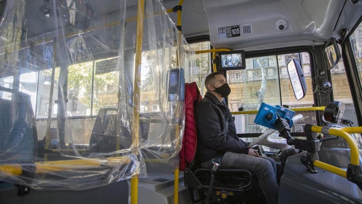 Colectivos en el AMBA: la frecuencia del servicio está reducida en un ...