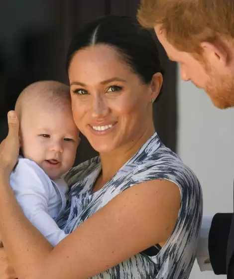 archie-meghan-harry-1637068301