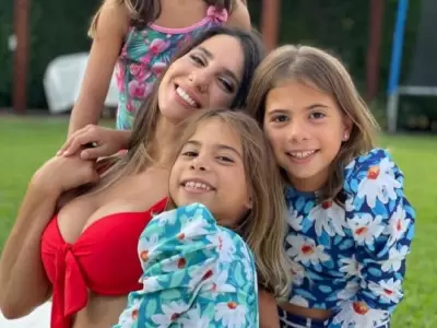 cinthia-fernandez-agrando-la-familia-y-sus-hijas-reaccionaron-1336718