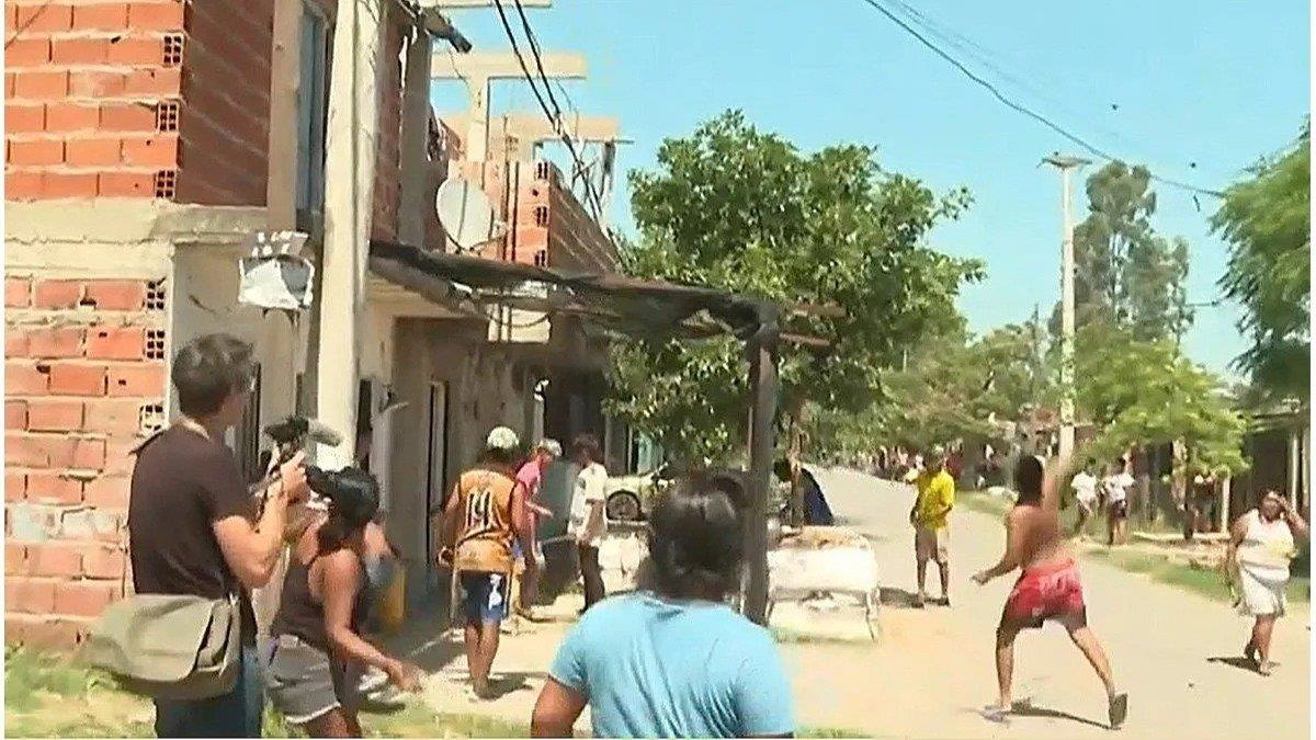 La furia de los vecinos de Rosario contra los narcos: desvalijaron y ...
