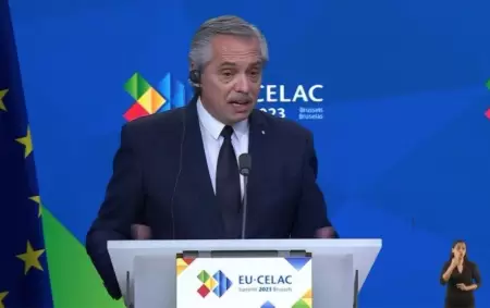 alberto-fernandez-ue-celac-2023