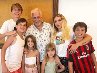 wanda-nara-se-reencontro-con-su-papa-y-le-presento-sus-hijas-a-andres-nara-1470350