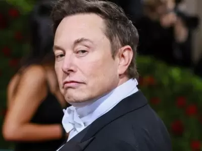 elon-musk-1372894