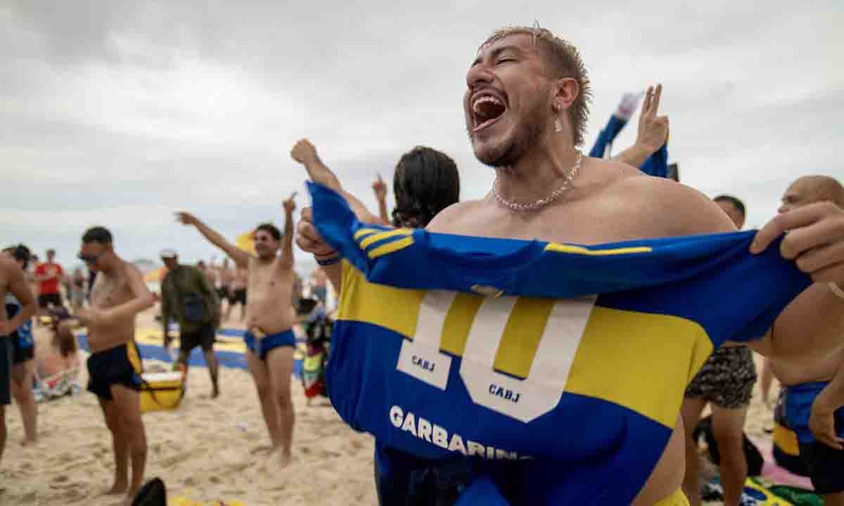 Corridas, golpes, botellazos y escatológicos cruces: así fue la brutal  emboscada del Fluminense a Boca - Big Bang! News