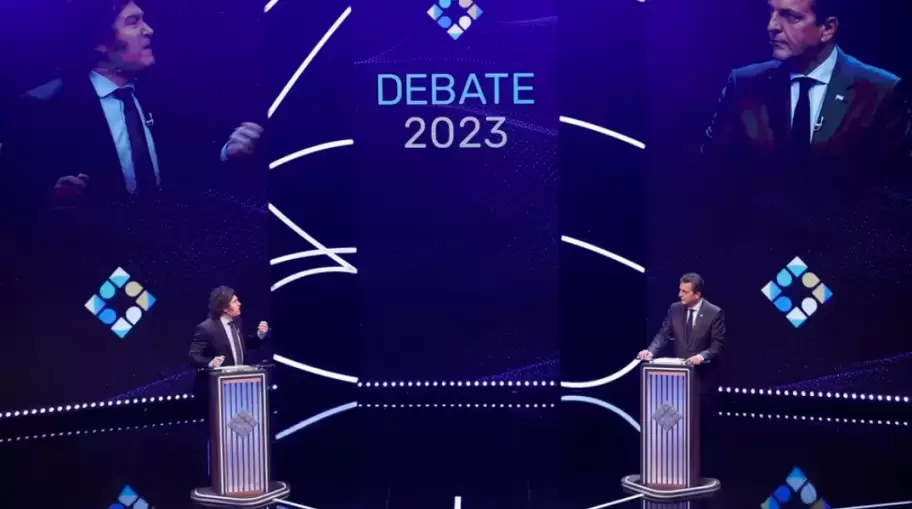 Sergio Massa y Javier Milei en el último debate antes de las elecciones.