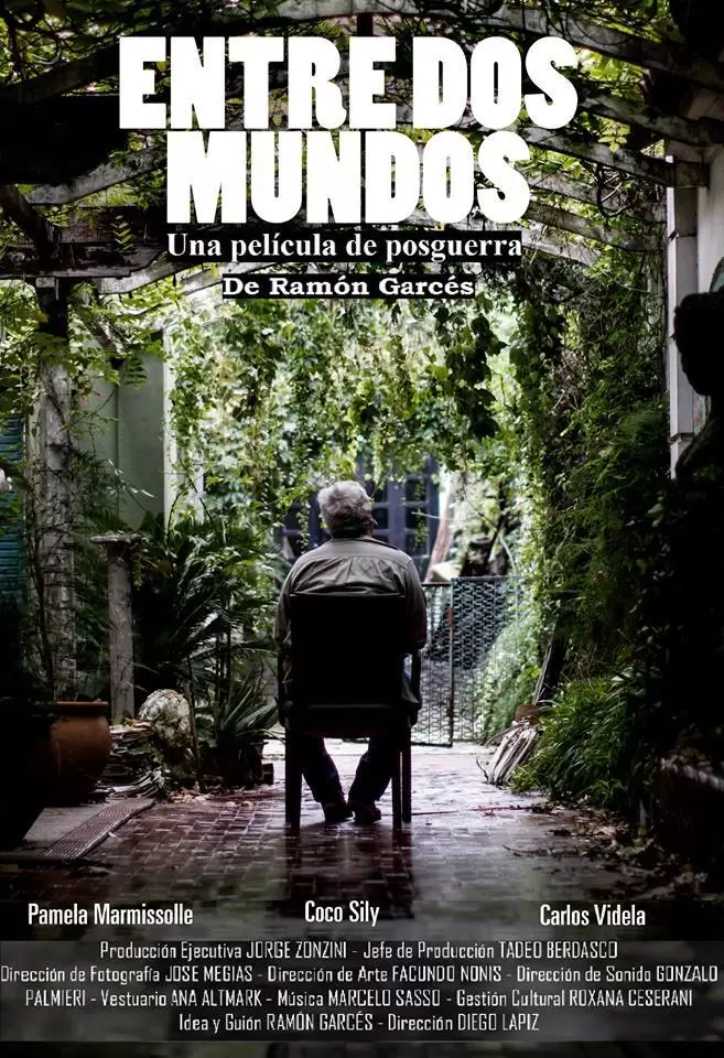 El afiche de "Entre dos mundos, una pelcula de posguerra".