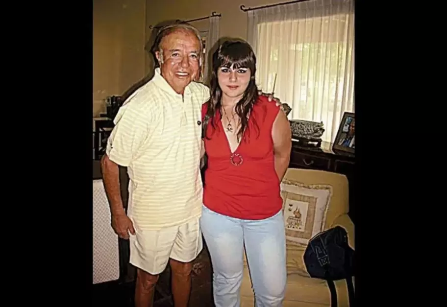 El ex presidente y su nieta Antonella Carla Menem Pinetta