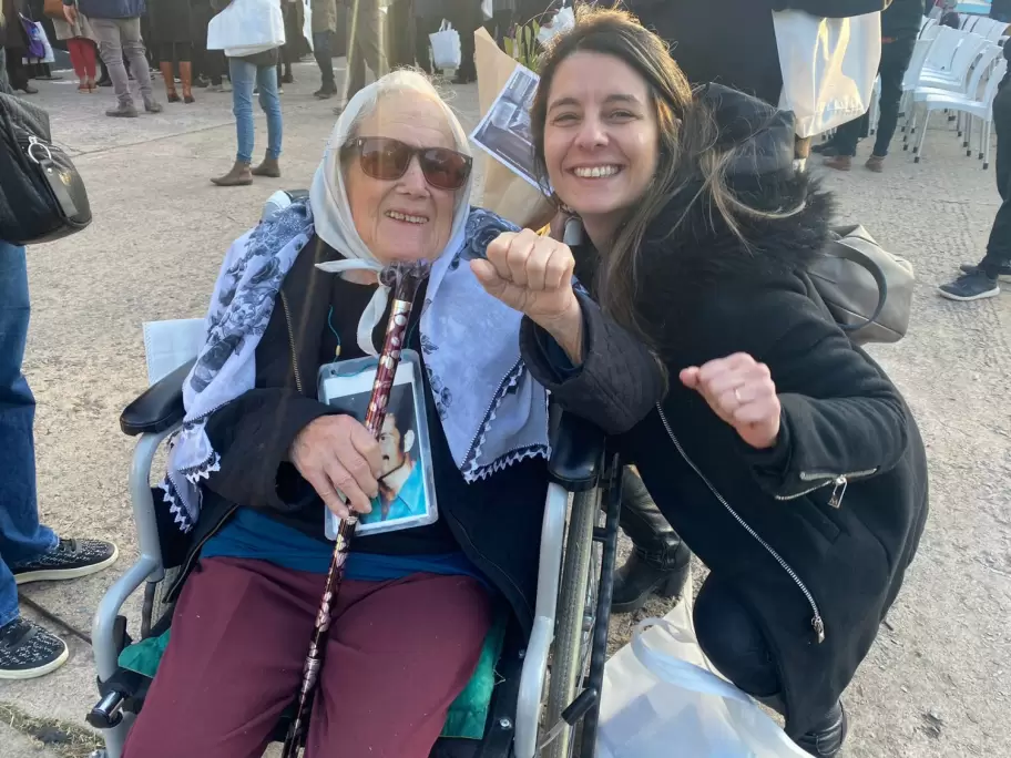 Nora Cortias y Anita Fernndez Careaga.