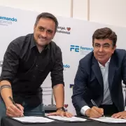 Fernando Espinoza y Juan Cabandi firmaron un convenio para instalar una Central de Energa Solar en La Matanza