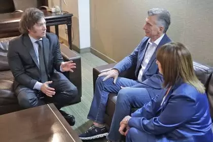 Javier Milei junto a Mauricio Macri y Patricia Bullrich.
