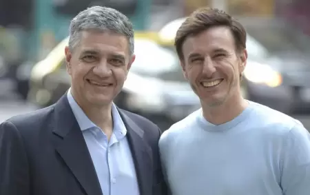 Jorge Macri junto a Roberto Garca Moritn