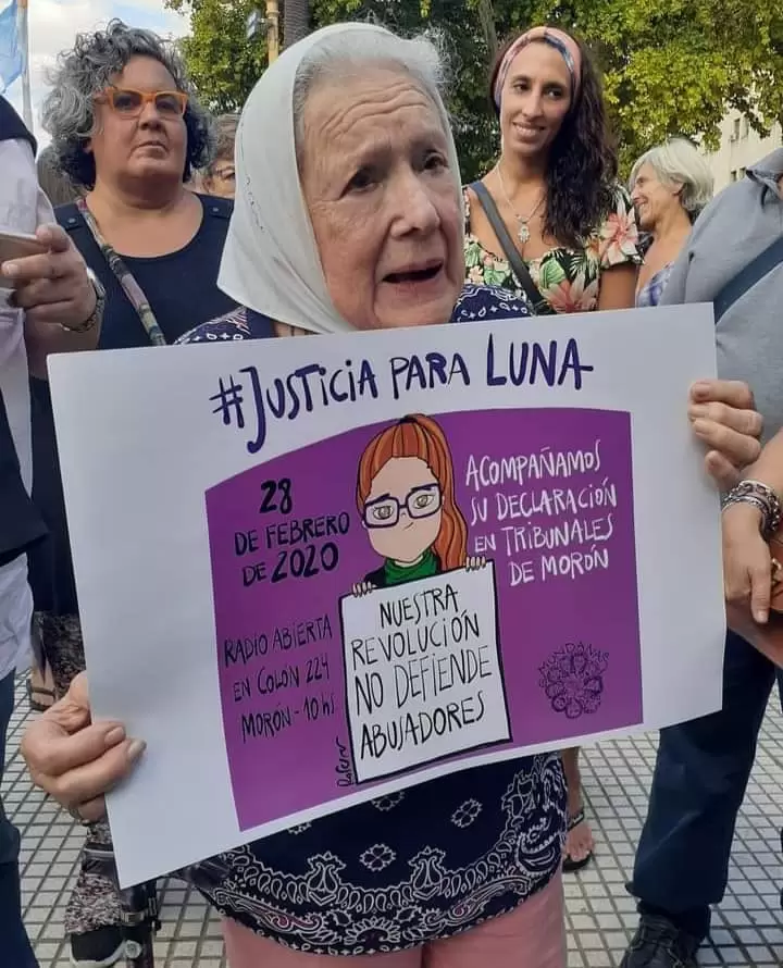 Nora Cortiñas pidiendo justicia para Luna Corín.