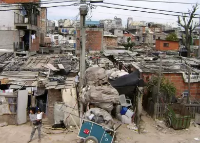 La pobreza trepó al 44,7% en el país: "Algo se está haciendo muy mal"