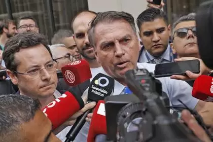 Jair Bolsonaro en las inmediaciones del Hotel Libertador luego de su reunión con Milei.