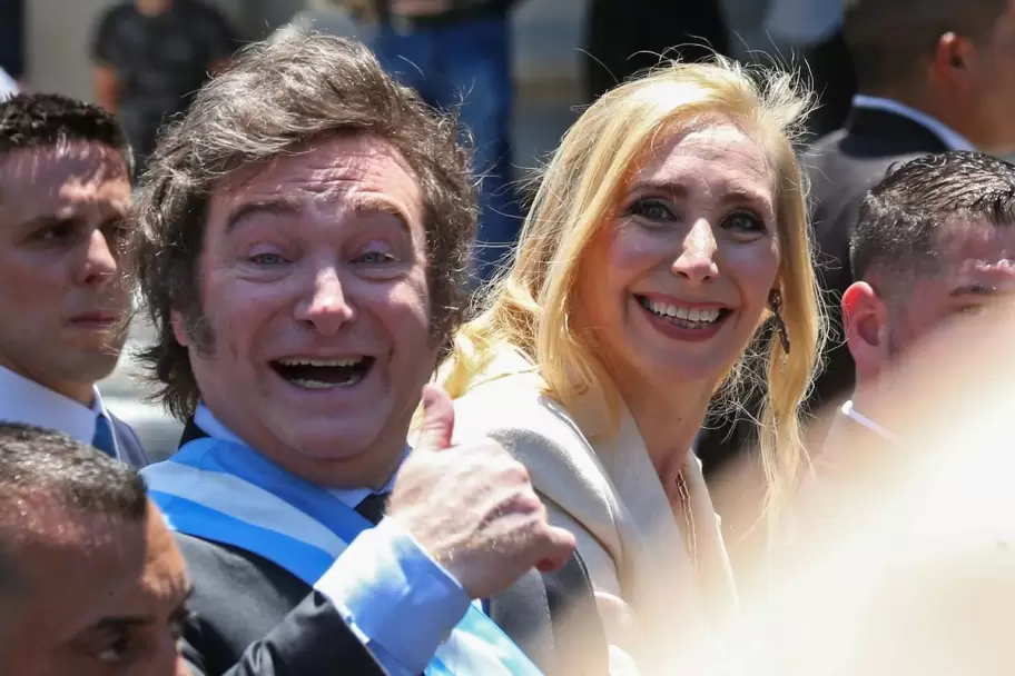 Javier y Karina Milei durante la asunci�n presidencial.