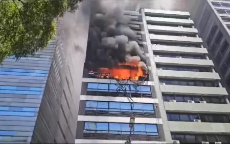 Gritos, fuego y desesperacin: explosin y muerte en el edificio lindero al Ministerio de Trabajo