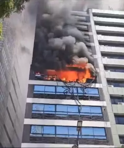 Gritos, fuego y desesperacin: explosin y muerte en el edificio lindero al Ministerio de Trabajo