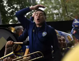 Juan Román Riquelme banderazo