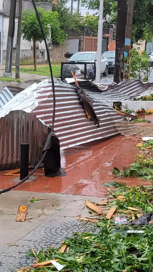 La tormenta arranc los techos de las casas en Sarandi