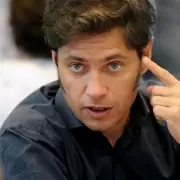 "Le falt decir democracia: afuera!": Kicillof apunt contra Milei y su extenso DNU