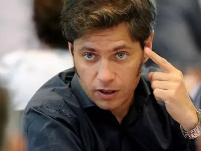 "Le falt decir democracia: afuera!": Kicillof apunt contra Milei y su extenso DNU