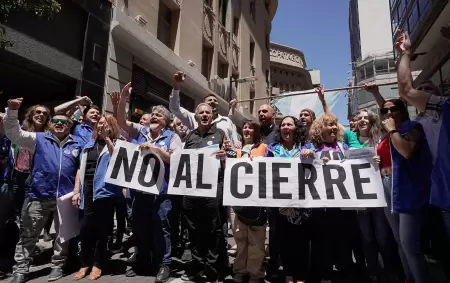 "Ni un puesto de trabajo menos": trabajadores del Banco Nacin marcharon en contra del DNU de Milei