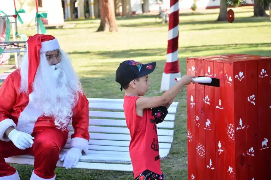 Los chicos esperan con ansias la llegada de Pap Noel