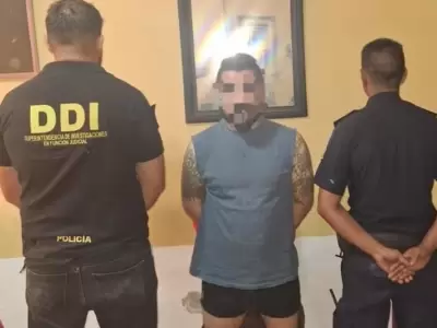 "Mi viejo me tena cansado": el escalofriante video del hombre trasladando el cuerpo descuartizado de su padre